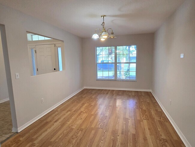 Building Photo - 116 Drake Way