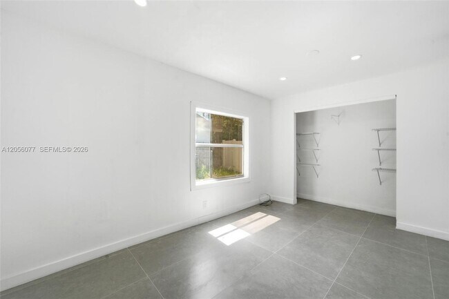 Building Photo - 2415 Garfield St