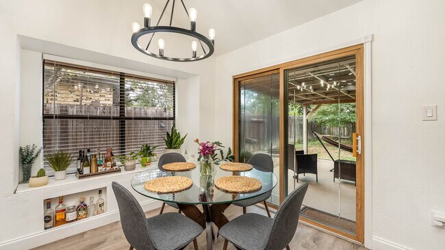 Building Photo - 8010 Misty Park St