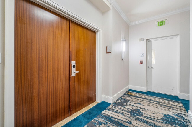 Building Photo - 3800 N Ocean Dr