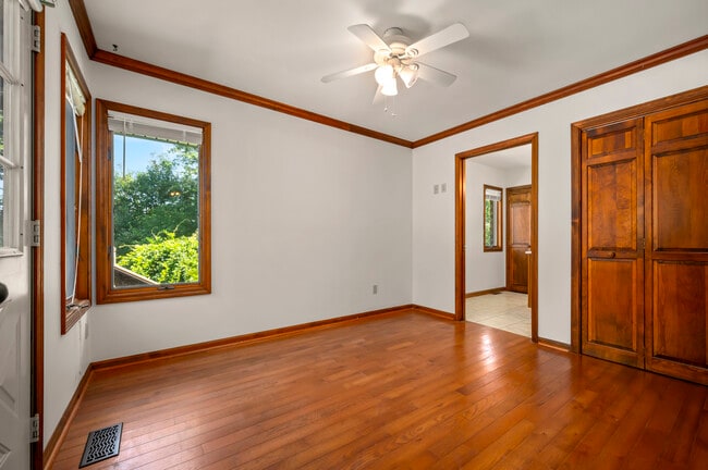 Building Photo - 26 Canter Ct