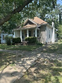 Building Photo - 706 W Kansas St