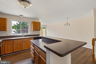 Building Photo - 22 Crenshaw Ct