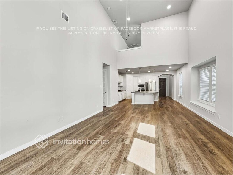 Building Photo - 2533 Stella Ln