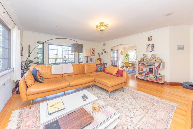 Building Photo - 1911 Geddes Ave