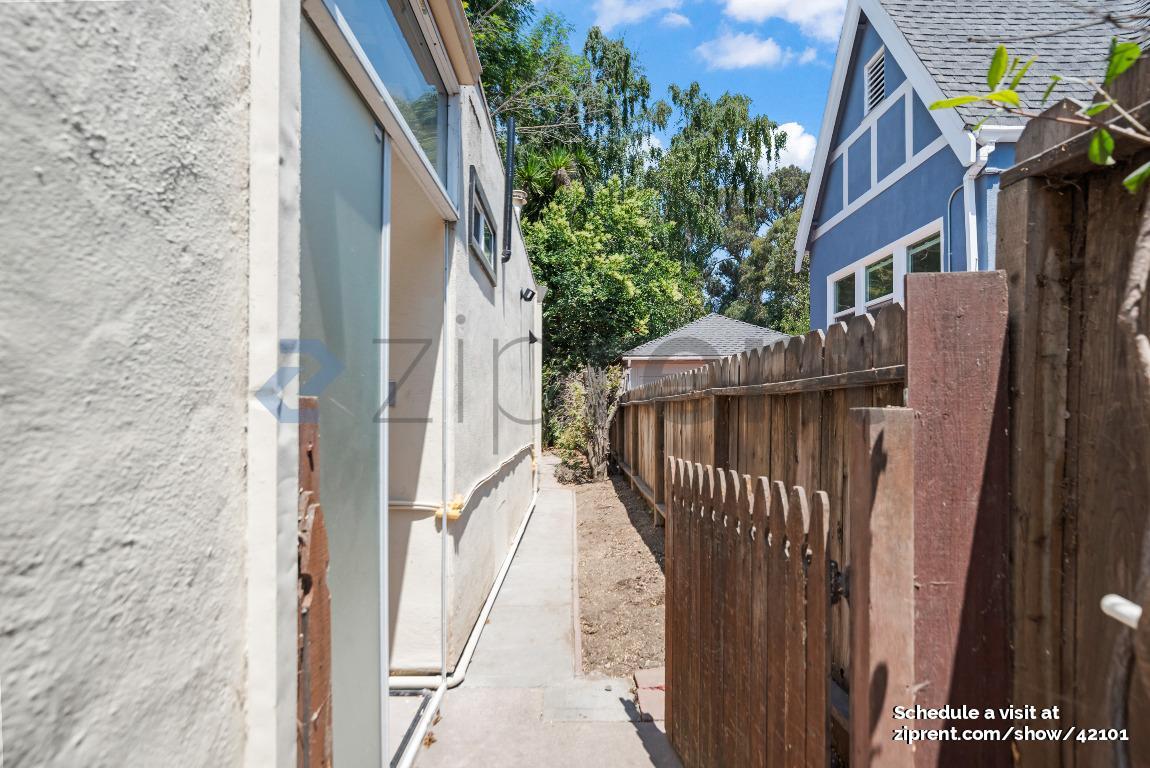 Building Photo - 958 Collier Dr