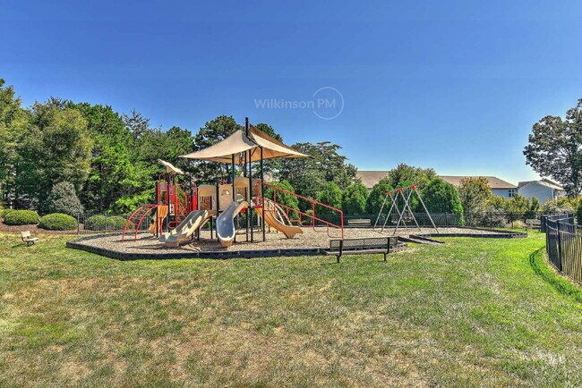 Building Photo - Beautiful 3,409 sqft 5-bedroom 3-bath Exec...