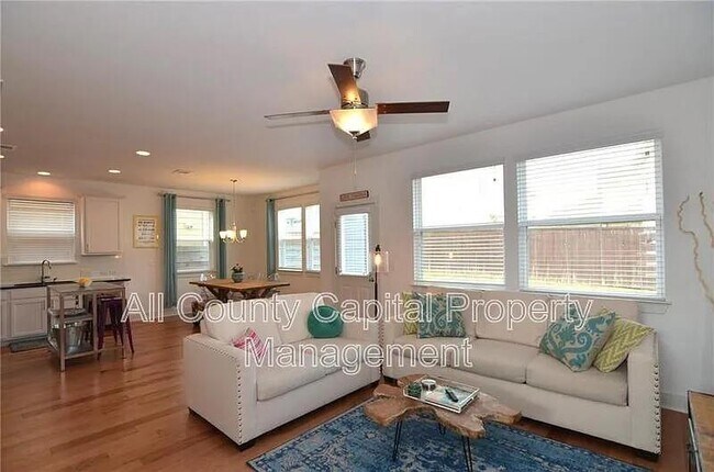 Building Photo - 2204 Capulet St