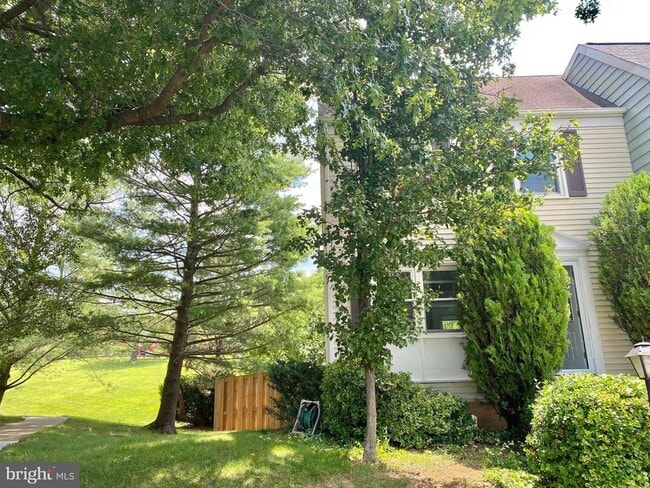 Building Photo - 7351 Crestleigh Cir