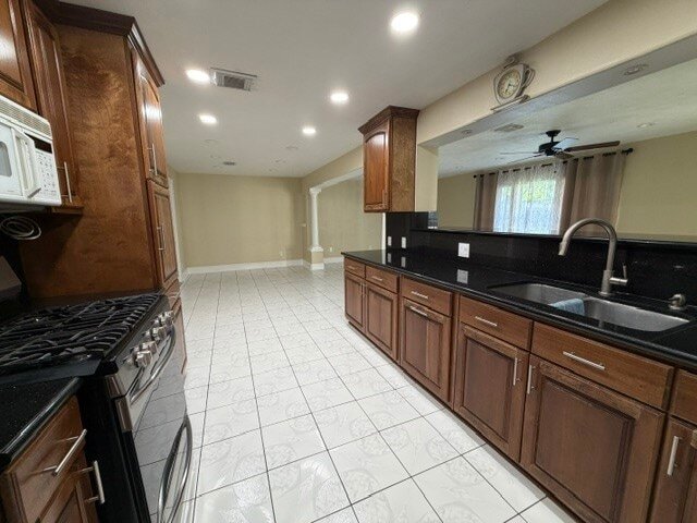 Building Photo - 402 Dunwick Ln
