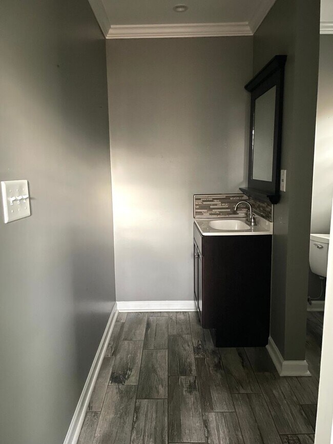 Building Photo - FALL MOVE-IN SPECIAL: 50% OFF 1st FULL MON...