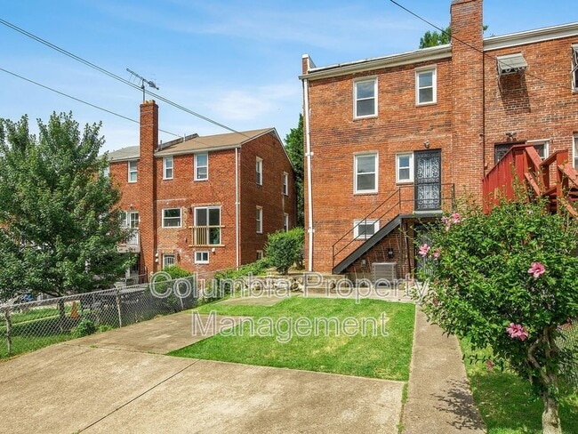 Building Photo - 5053 11th St NE