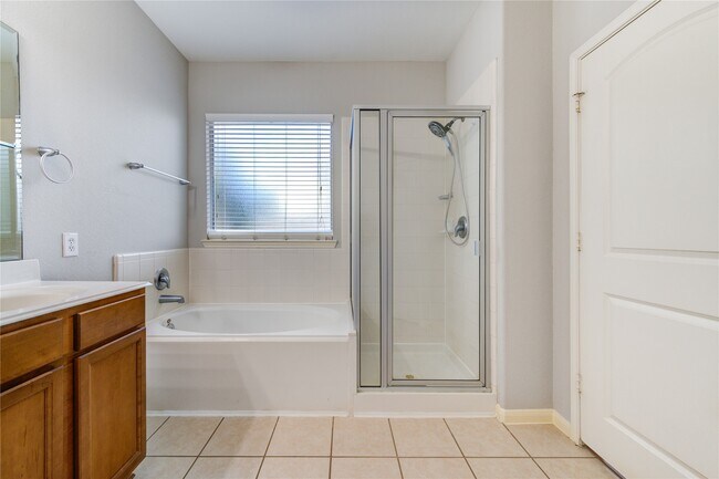 Building Photo - 6030 Starbrook Creek Dr