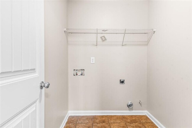 Building Photo - 419 Live Oak Pass