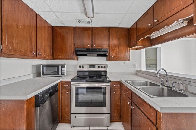 Building Photo - UPCOMING LISTING JAMESTOWNE CONDOMINIUMS