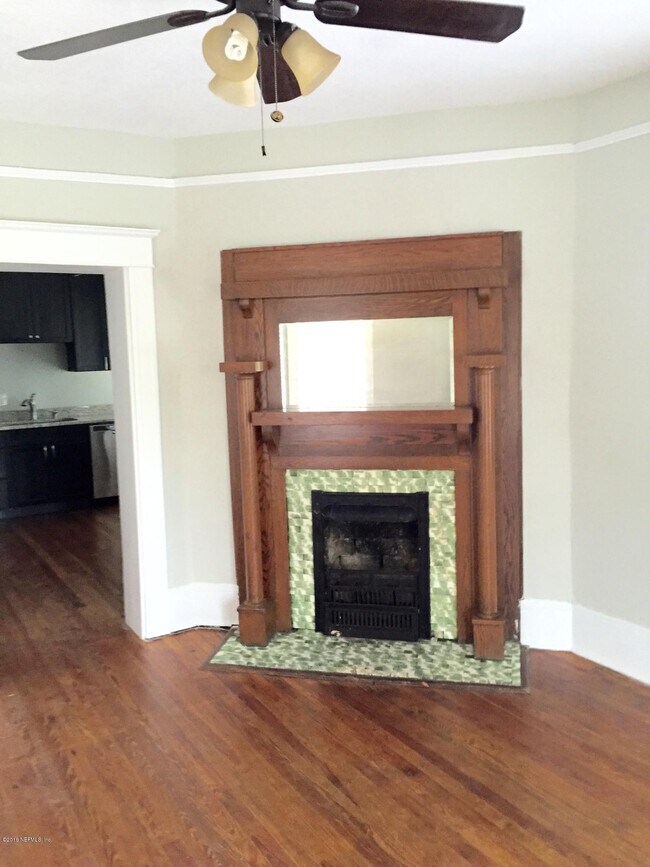 Building Photo - 2116 Herschel St