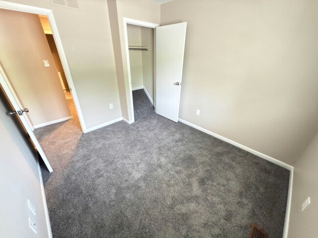 Building Photo - 9242 Woodcreek Ct