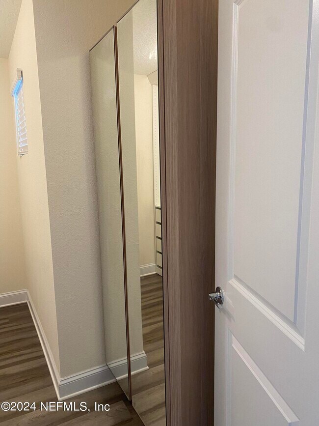 Building Photo - 130 Clifton Bay Lp