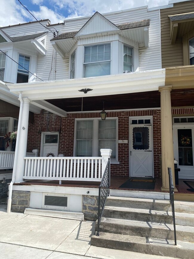 Building Photo - 3 Bedroom Townhouse in Columbia - Acceptin...