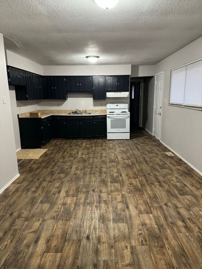 Building Photo - Warren Twp - 3 BR home