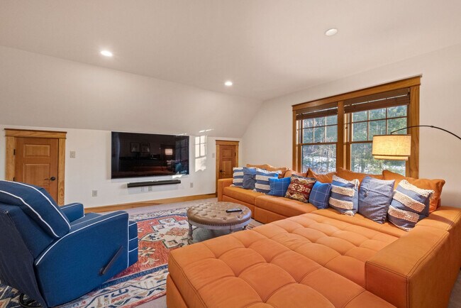 Building Photo - 20 Yellow Birch Cir