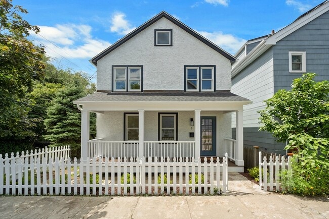 Primary Photo - 1 Pleasant St