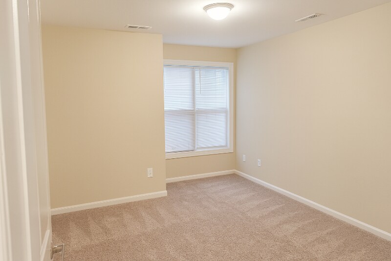 Building Photo - 2221 Mountain Mist Ct