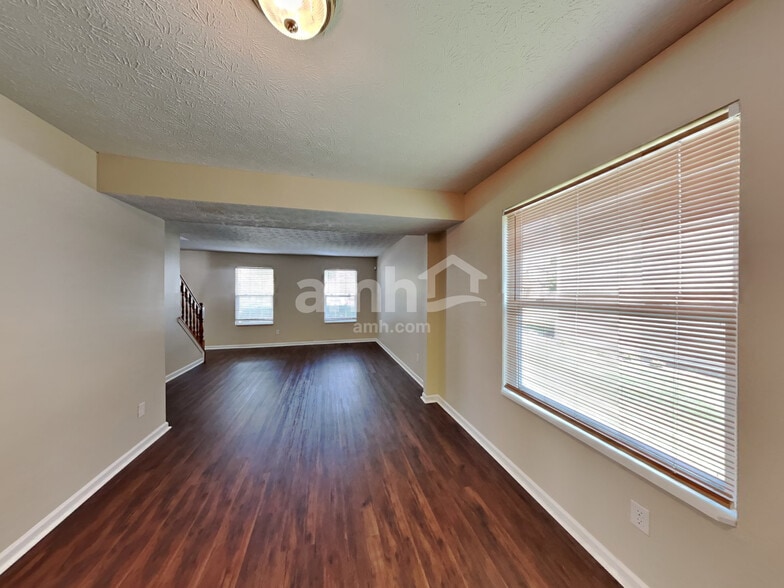 Building Photo - 7799 Cobblesprings Dr