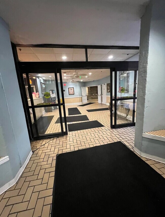 Building Photo - 1605 S Ocean Blvd