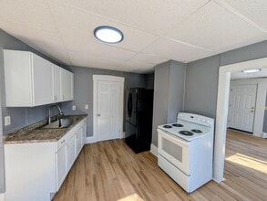 Building Photo - 13-15 Walnut Street Unit 1