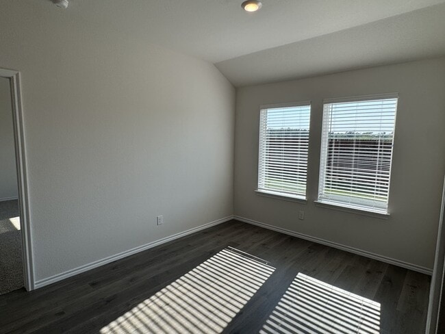 Building Photo - Beautiful BRAND NEW 4-Bedroom Home In Lind...