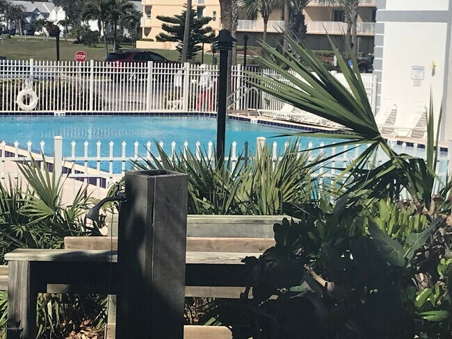 Building Photo - 625 Ocean Park Ln