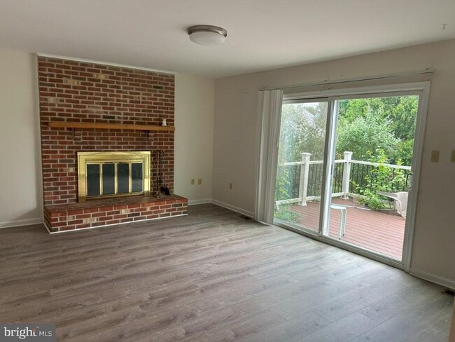 Building Photo - 12 Sumac Ct
