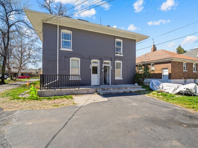 Building Photo - Ken-355 S 300 E, Provo UT 84606