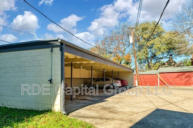 Building Photo - 4722 El Campo Ave
