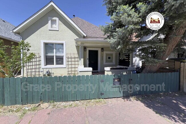 Primary Photo - 1227 E M.L.K. Jr Blvd