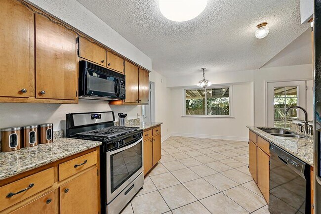 Building Photo - 3707 Tarragona Ln