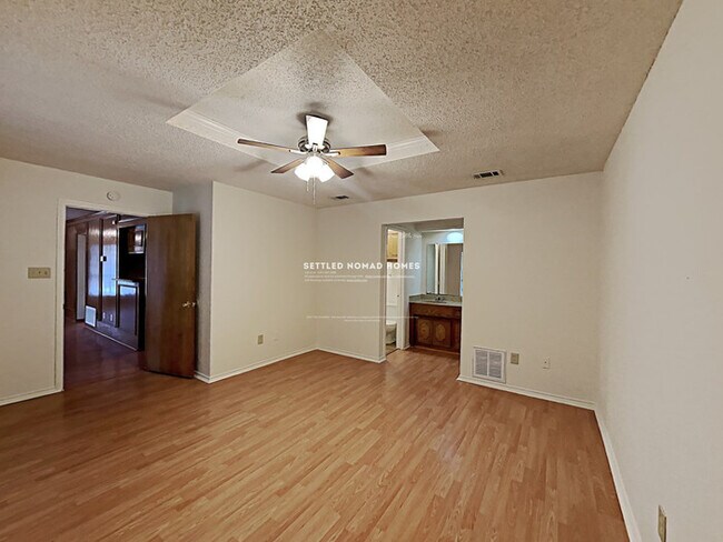 Building Photo - Lovely home in the heart of Blue Ridge