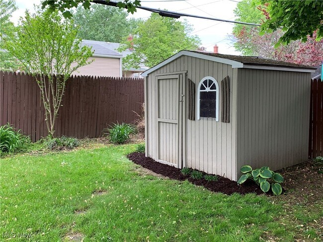 Building Photo - 1660 Glenmount Ave