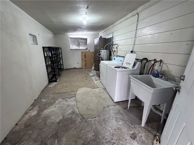 Building Photo - 1203 Pso Del Mar