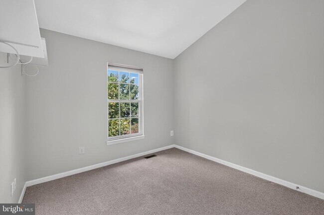 Building Photo - 7014 Gatton Square