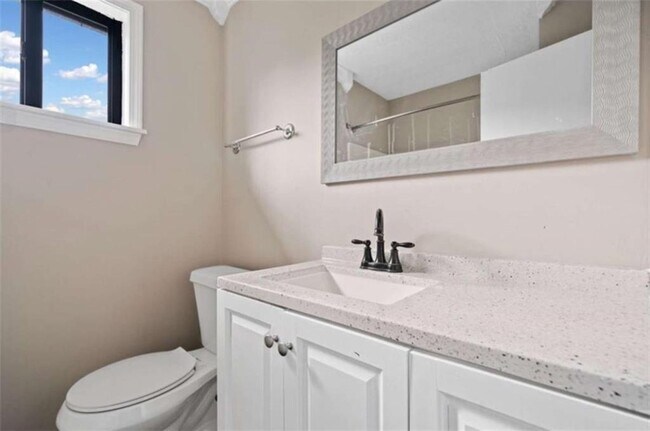 Building Photo - 893 Sandune Dr