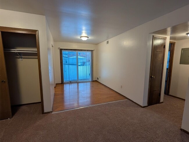 Building Photo - 1408 E Sunset Dr