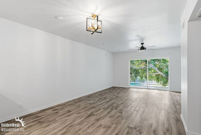 Building Photo - Modern 2Bdm 2Ba Condo in Phoenix Midtown with Pool Views