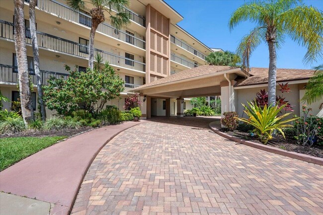 Building Photo - 2001 Marina Isle Way