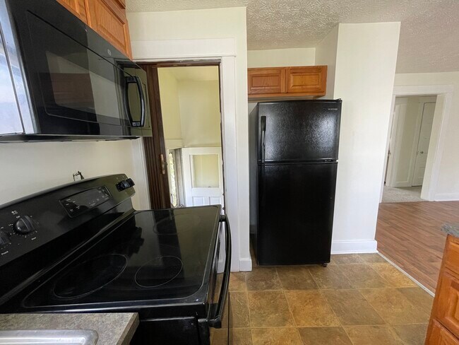 Building Photo - 1226 Edward Dr