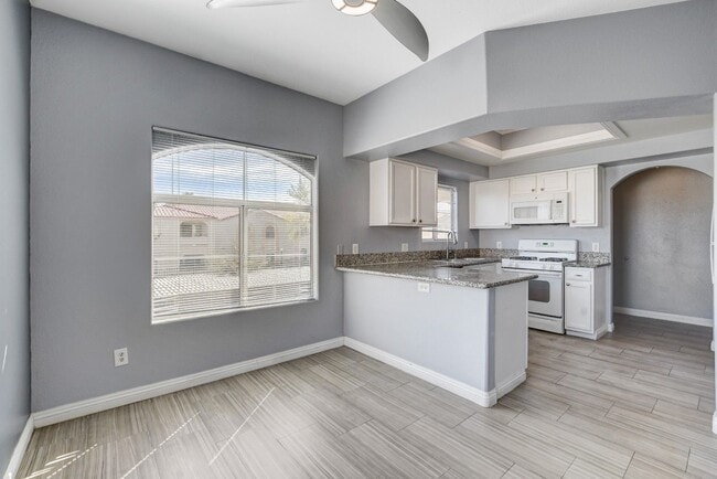 Building Photo - Stunning Upstairs Condo in Gated Indian Wells Community!