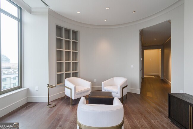 Building Photo - 3376 Peachtree Rd NE