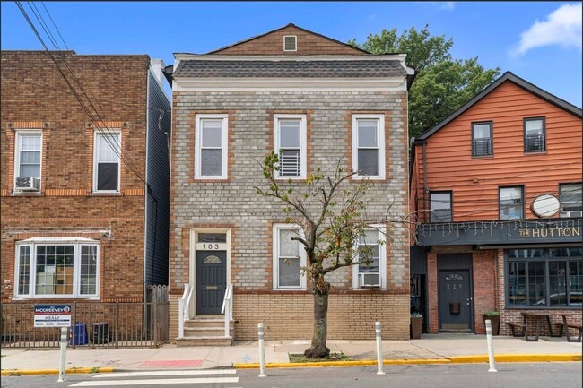 Building Photo - 103 Sanford Pl