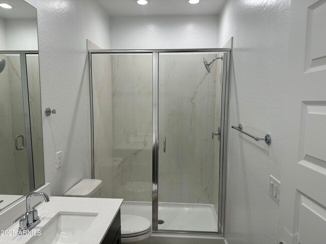 Building Photo - 782 S Olympic Dr